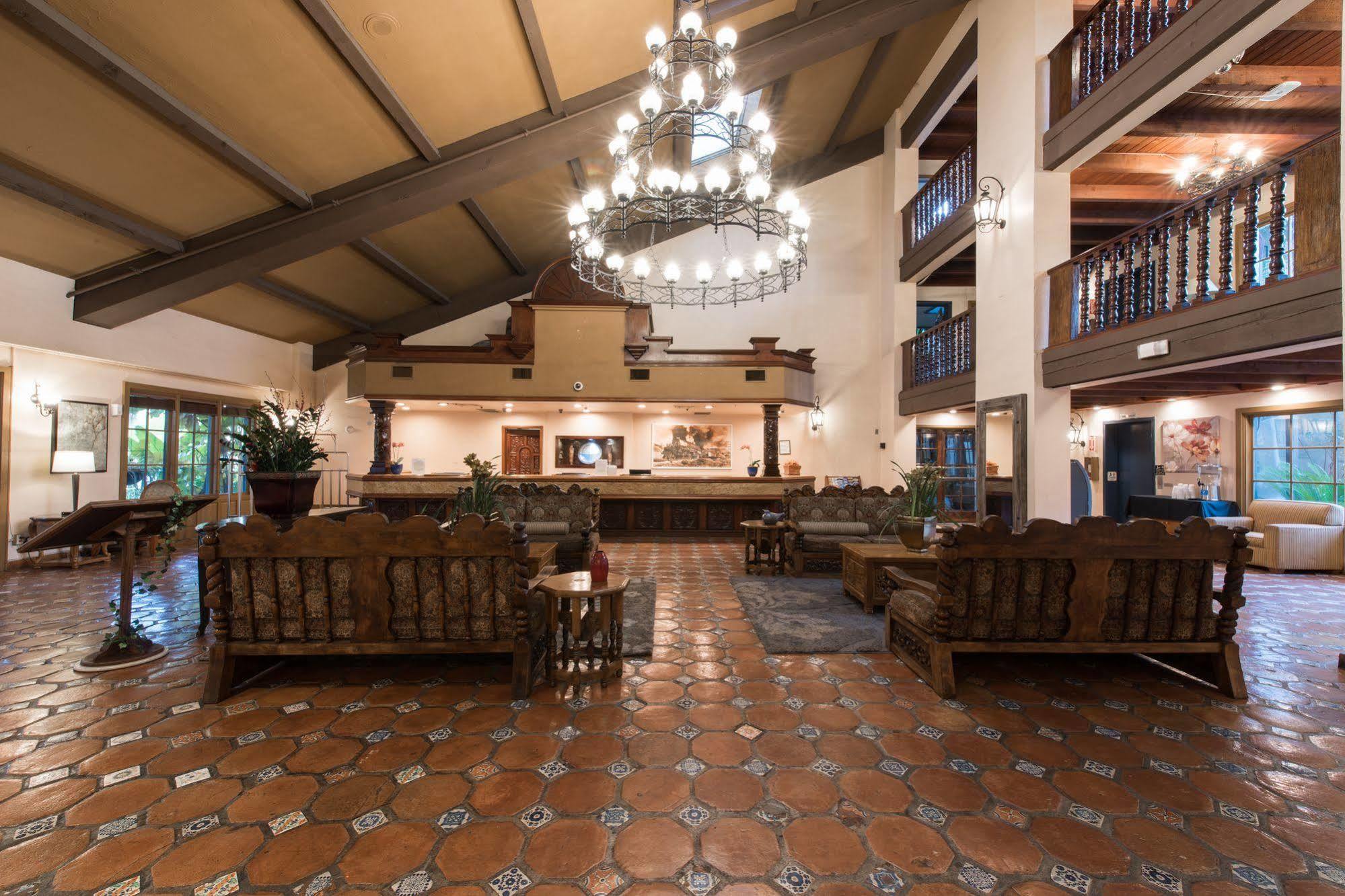 Hotel Vanllee Covina