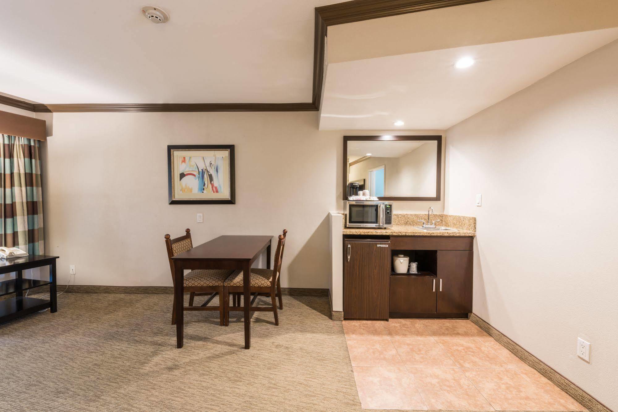 Vanllee Hotel Covina