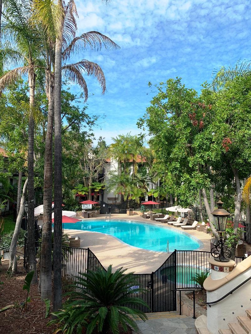 Vanllee Hotel Covina